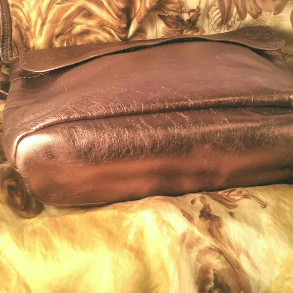 Vintage Metallic Bronze Shoulder Bag - Picture 3 of 5
